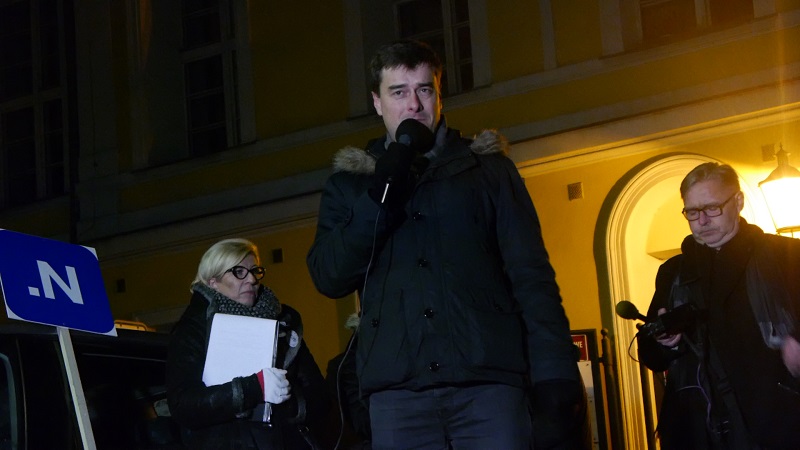 Grzegorz Rusiecki na manifestacji Wolność, Równość, Demokracja! (wideo)
