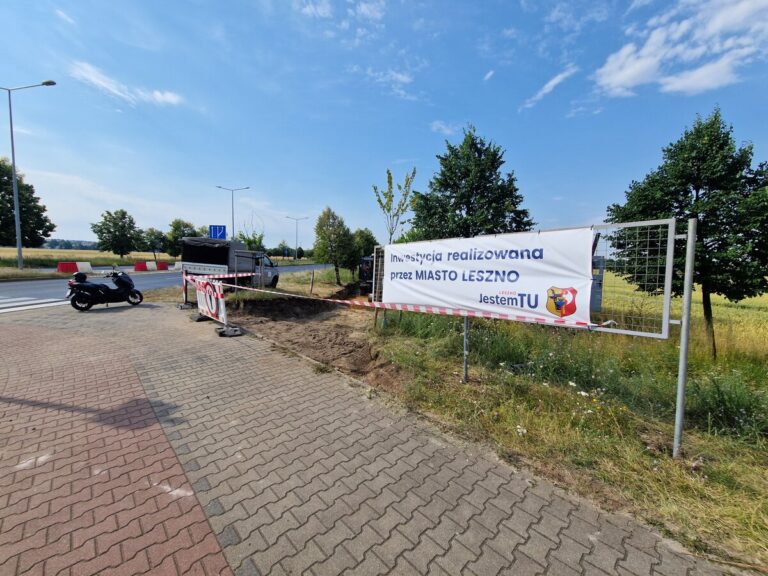 Powstaje nowa ścieżka i parkingi dla rowerów
