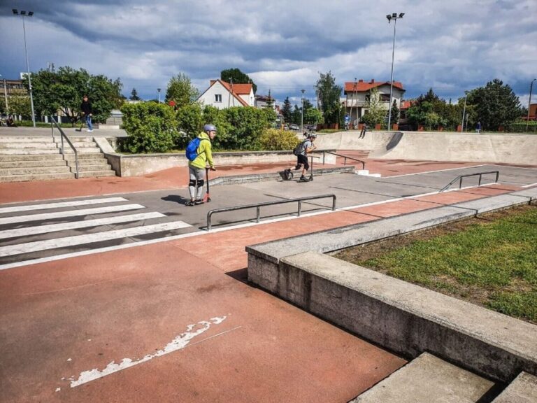 Miasto testuje nową metodę naprawy betonu na Skateplazie
