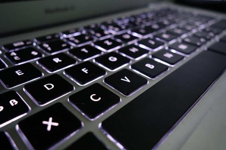 Ponad dwa tysiące laptopów i tabletów dla leszczyńskich szkół z KPO