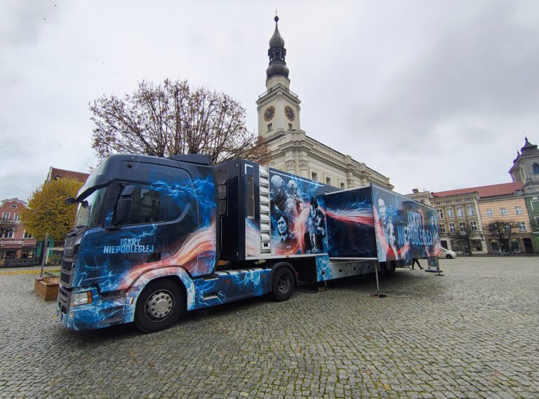 „Iskry Niepodległej” na leszczyńskim rynku