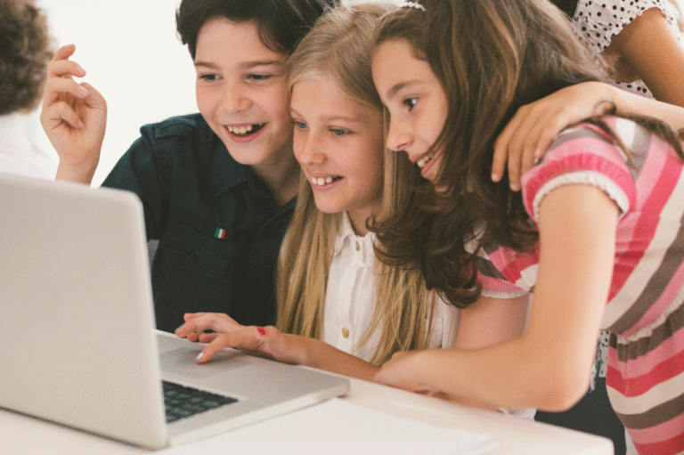 Sprzęt dla uczniów z KPO