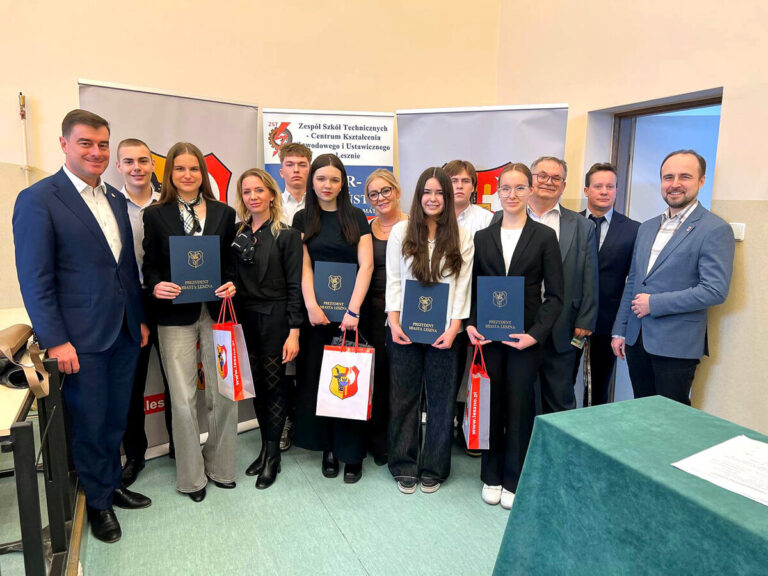 Młodzi sprawdzili się w „prawach klienta”