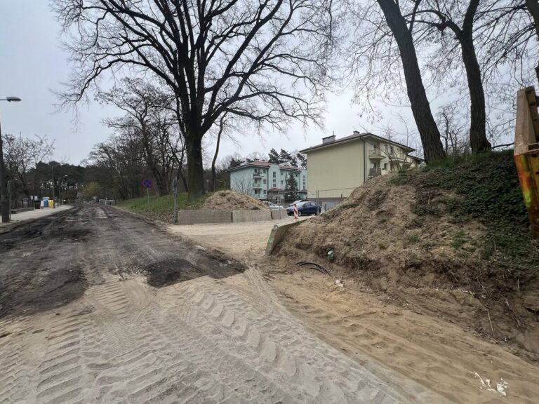 Zmiany na Kiepury od dziś. Roboty przesuwają się bliżej Szpitalnej