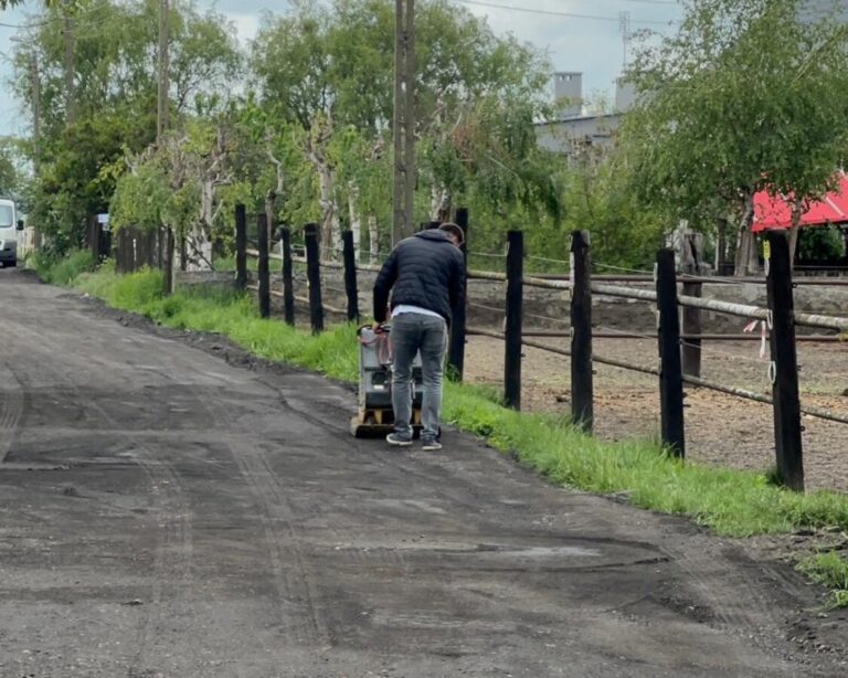 Tymczasowe utwardzenia zamiast przebudowy. Kolejne ulice w Lesznie z destruktem